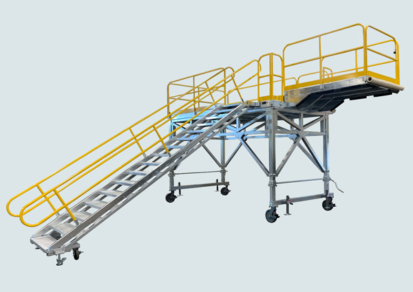 Model 15F3824 Cargo Access Stand